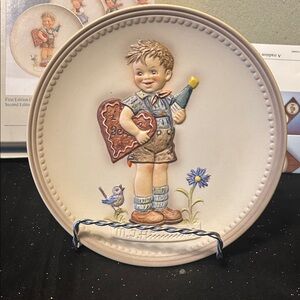 Goebel Collector Plate Valentine 💝 Joy (LC)